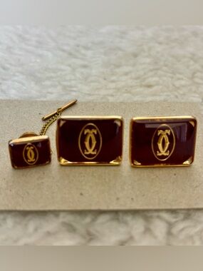 Cartier 2C Bordeaux Gold Set of Tie pin & Cufflinks 1” x .75”